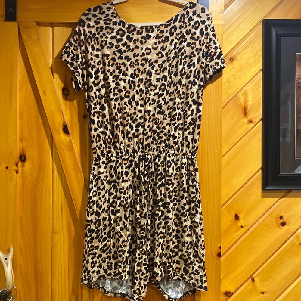 Cheetah  1 piece short outfit. Size XL. New without tags.
